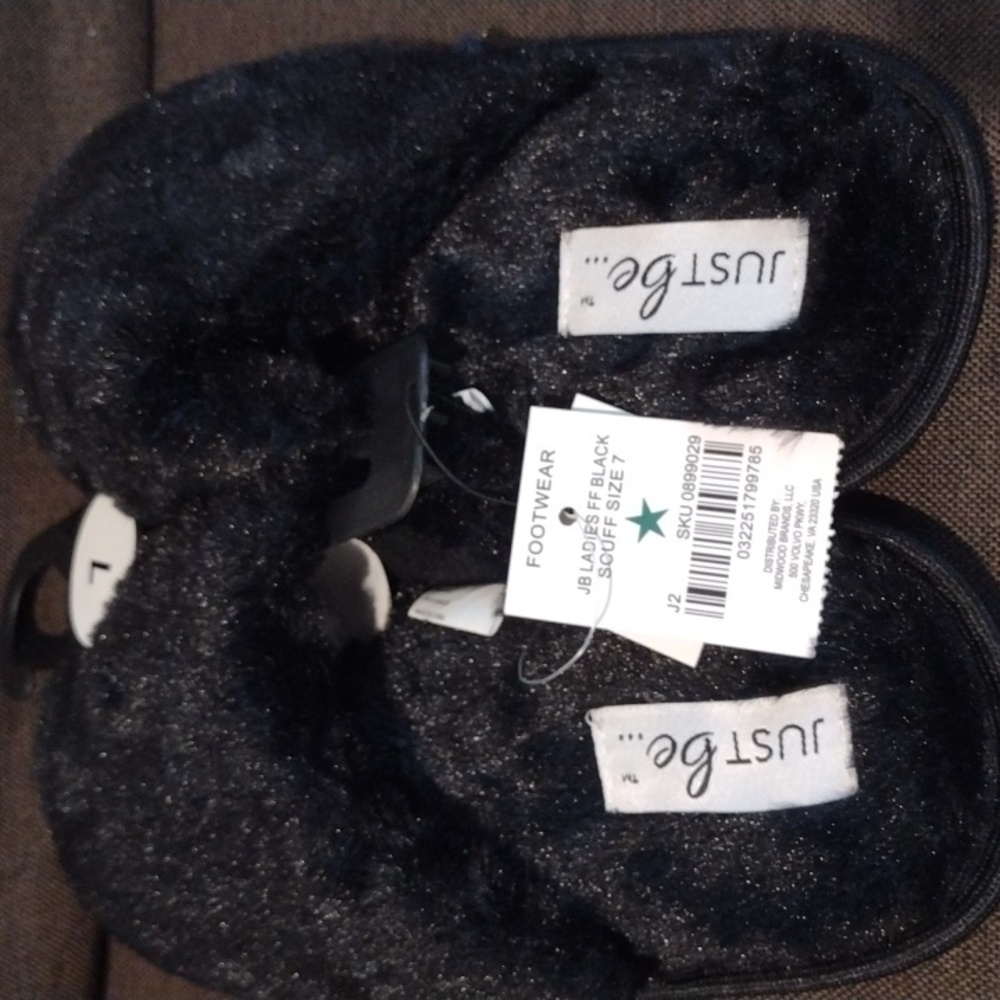Ladies fuzzy soft slides slippers new - Picture 4 of 5
